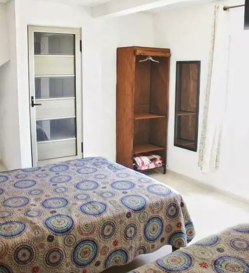 ホテル Posada Sernichari