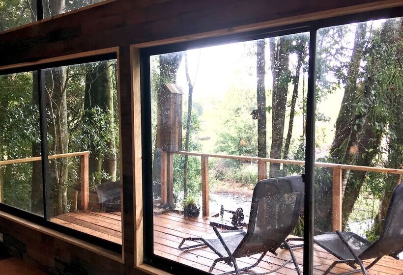 فندق Refugio Buraleo Lodge