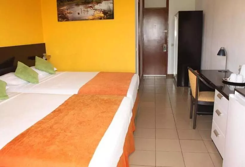 هتل Residence Inn Nickerie