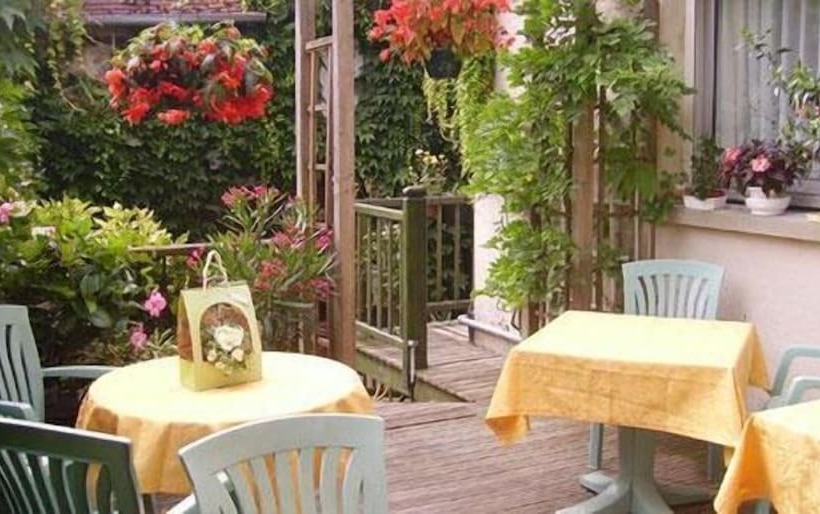 בית מלון כפרי Restaurant Jinjaud