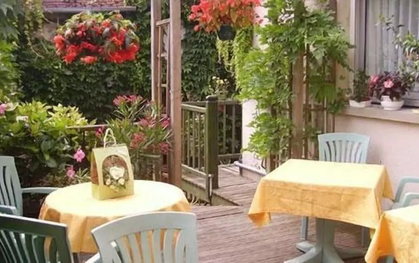 ホテル Restaurant Jinjaud