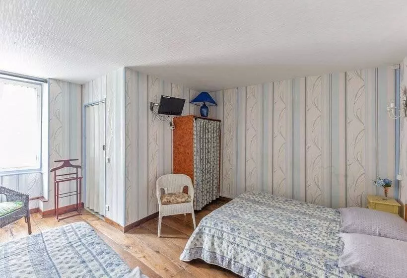 ホテル Restaurant Jinjaud