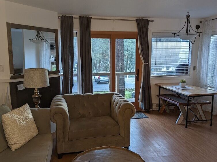 ホテル The Landmark Inn On Orcas Island