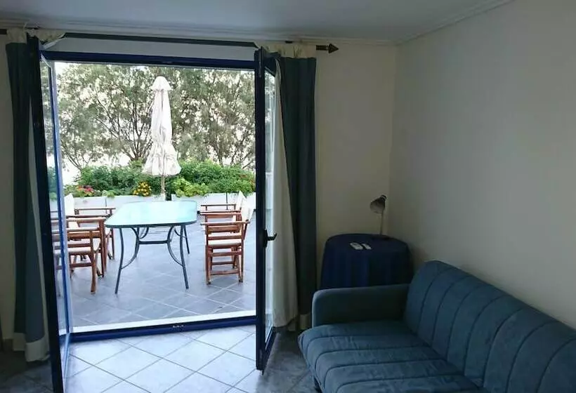 پانسیون Aliki Studios