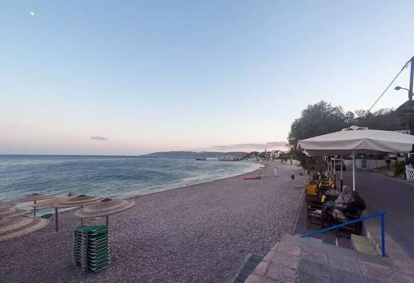 پانسیون Aliki Studios