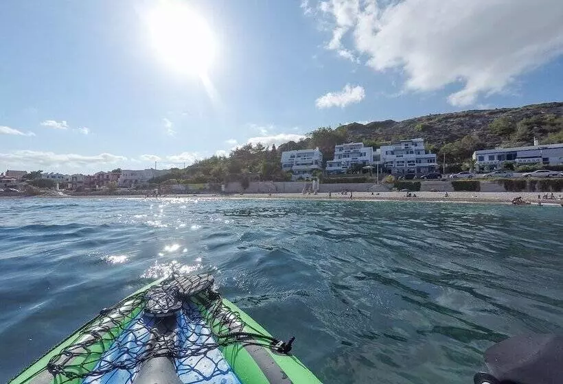 پانسیون Aliki Studios