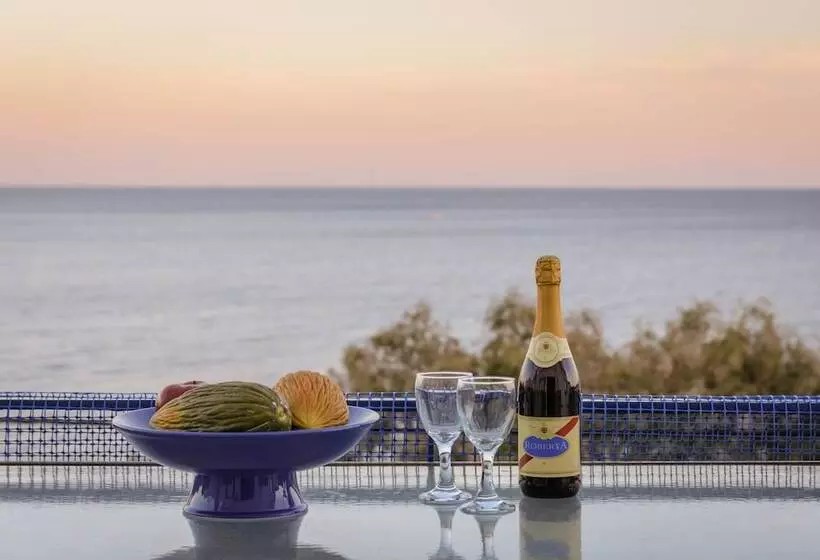 پانسیون Aliki Studios