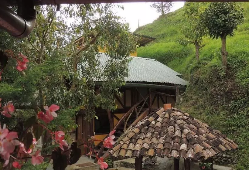 ペンション Ecorefugio Las Mirlas