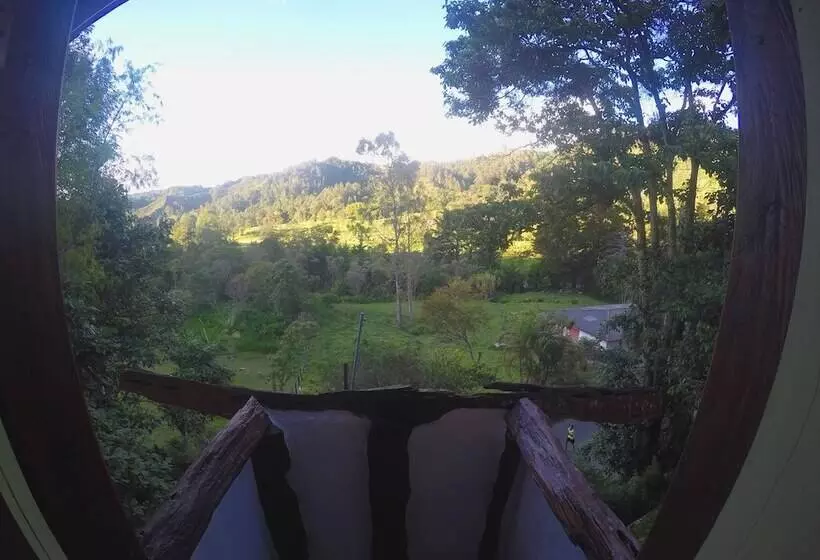 ペンション Ecorefugio Las Mirlas