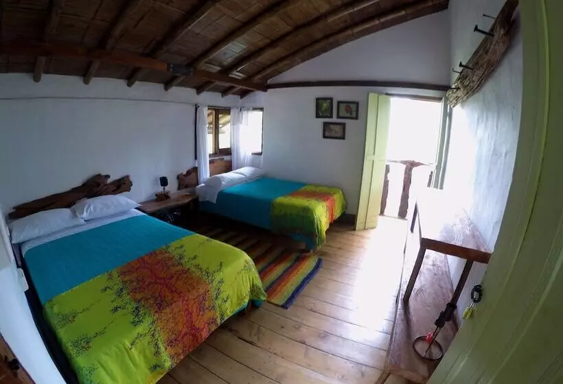 ペンション Ecorefugio Las Mirlas