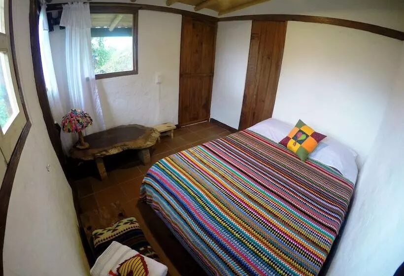 ペンション Ecorefugio Las Mirlas