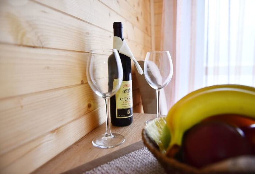 پانسیون Etno Apartmani Konoba Starcevo