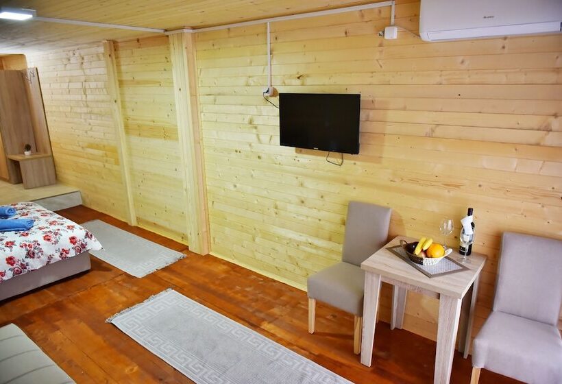 پانسیون Etno Apartmani Konoba Starcevo