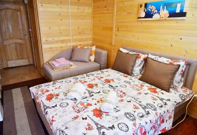 پانسیون Etno Apartmani Konoba Starcevo