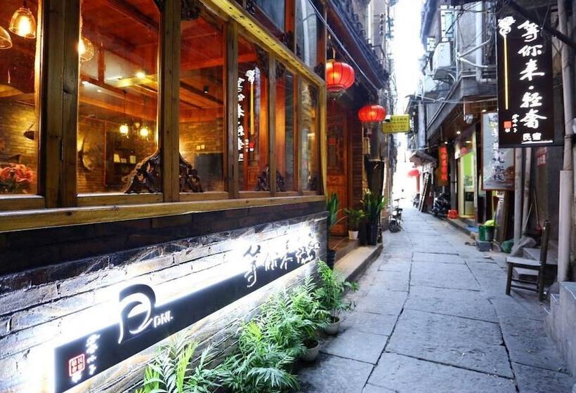 פנסיון Fenghuang Waiting For You Guest House