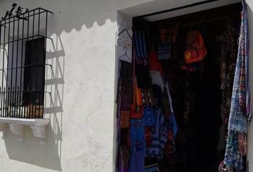 پانسیون Hostal Girasol