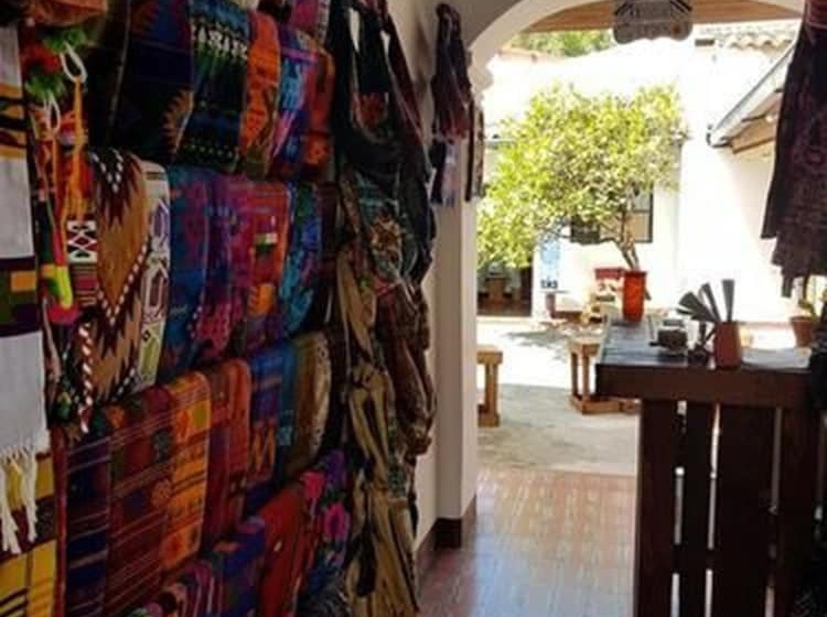 پانسیون Hostal Girasol