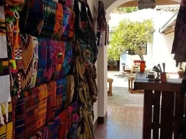 پانسیون Hostal Girasol