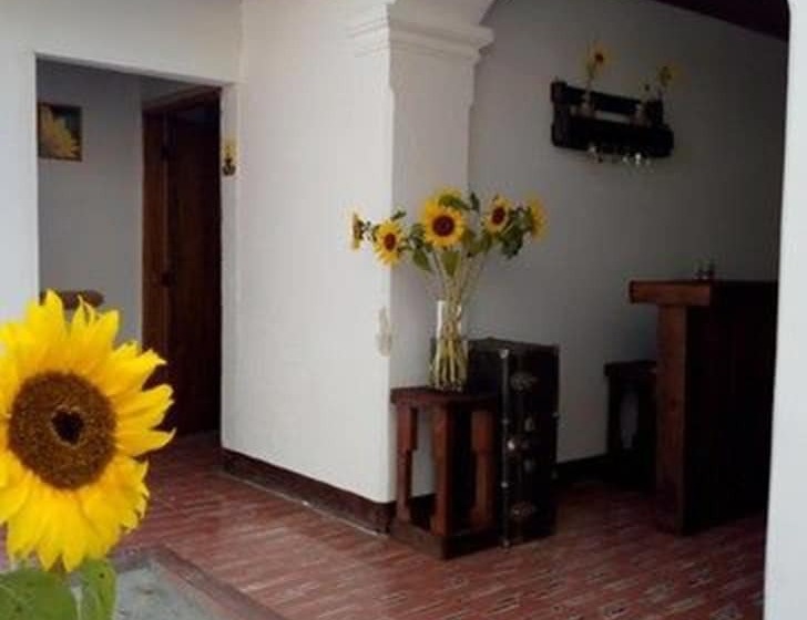 پانسیون Hostal Girasol