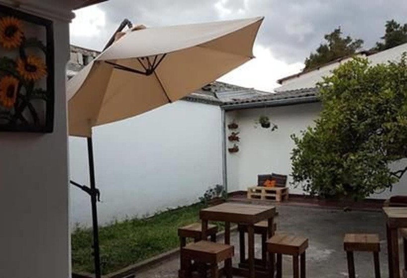 پانسیون Hostal Girasol