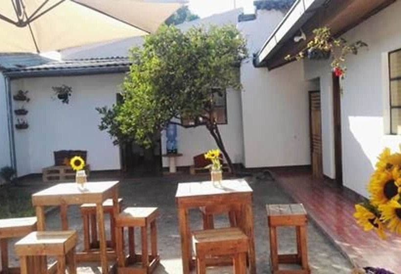 پانسیون Hostal Girasol