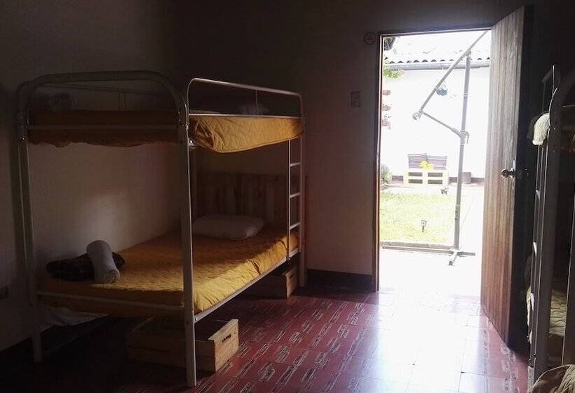 پانسیون Hostal Girasol