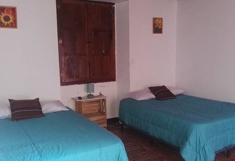 پانسیون Hostal Girasol