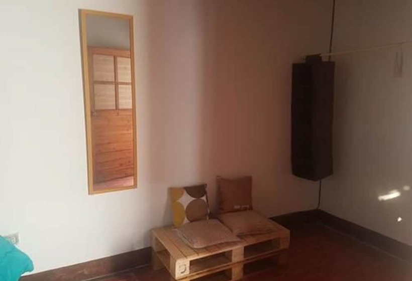 پانسیون Hostal Girasol