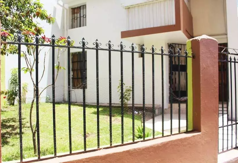 پانسیون Mosoqpacha Casa Hostel