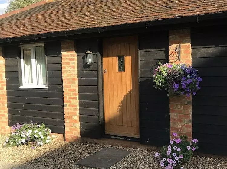 Majatalo Upper Wood End Farm