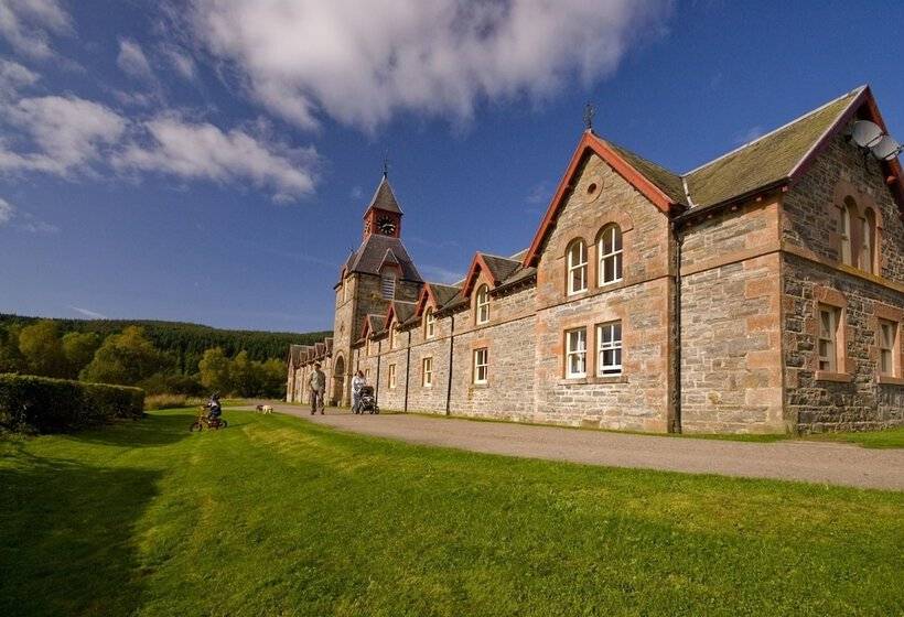 Tomich Holidays Courtyard Cottage