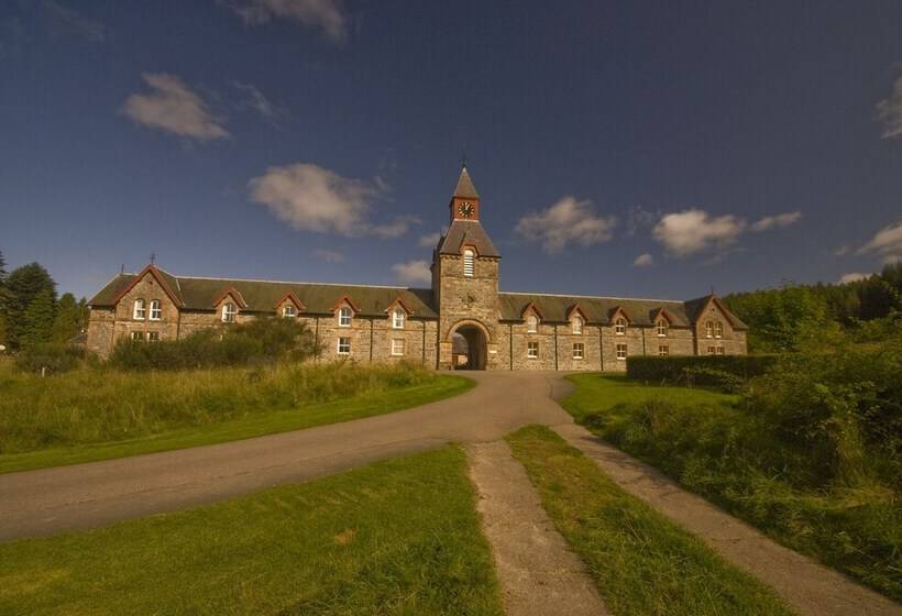 Tomich Holidays Courtyard Cottage