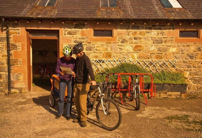 Tomich Holidays Courtyard Cottage