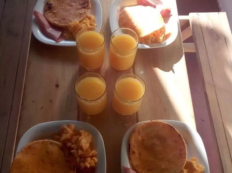 ユースホステル Hostal Macondo