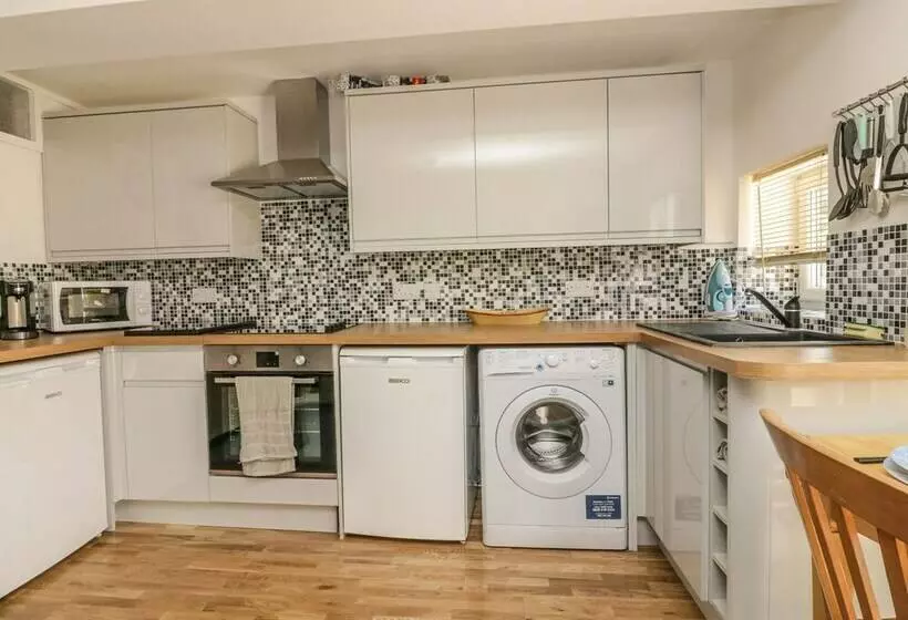 Flat 1