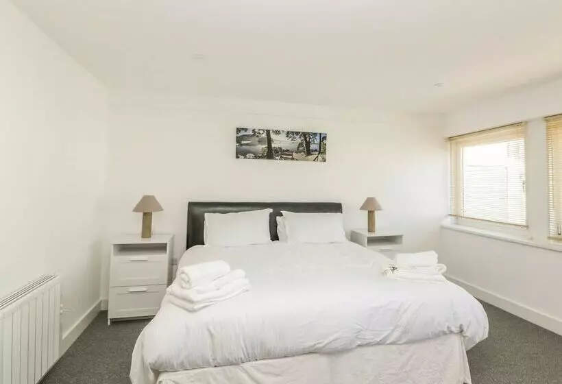 Flat 1