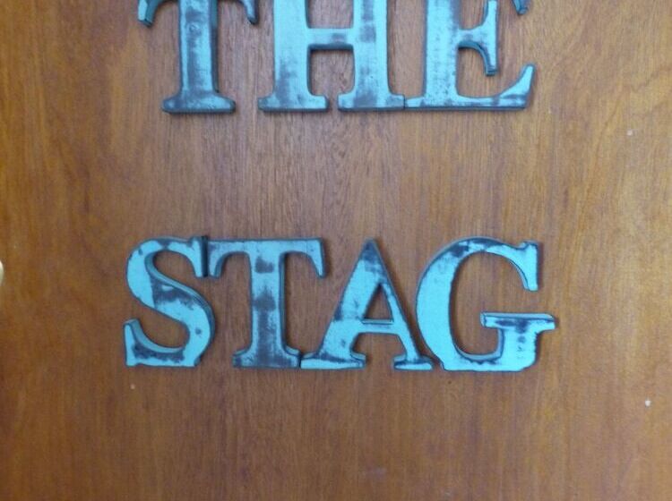 مسافرخانه Halfway House