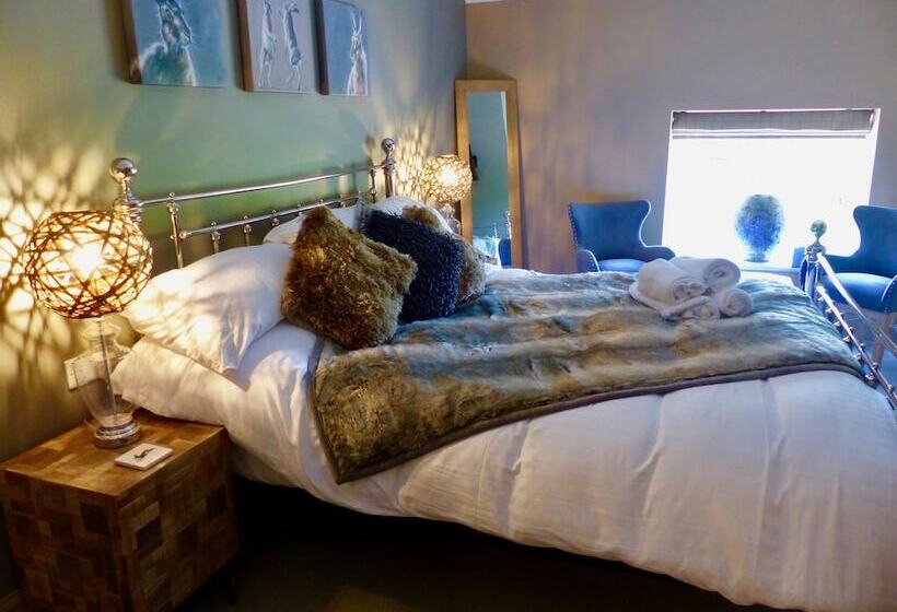 مسافرخانه Halfway House