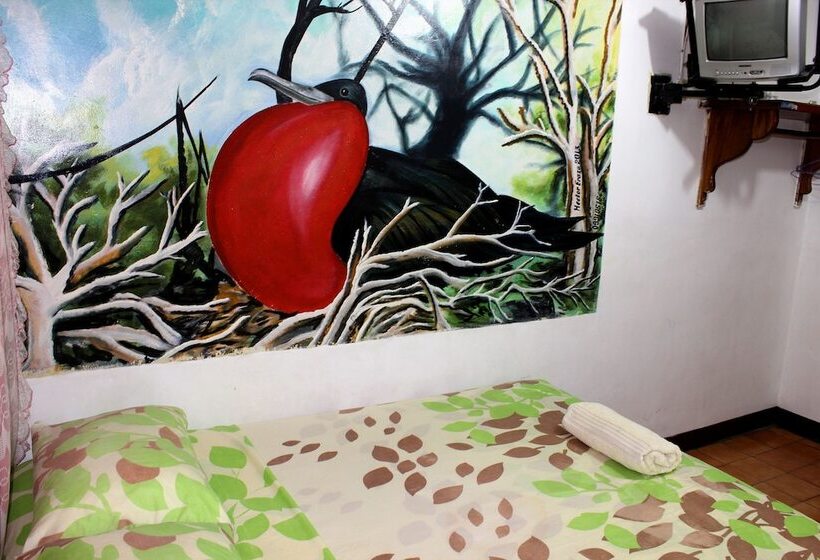 فندق فئة نجمة واحدة Puerto Ayora Island