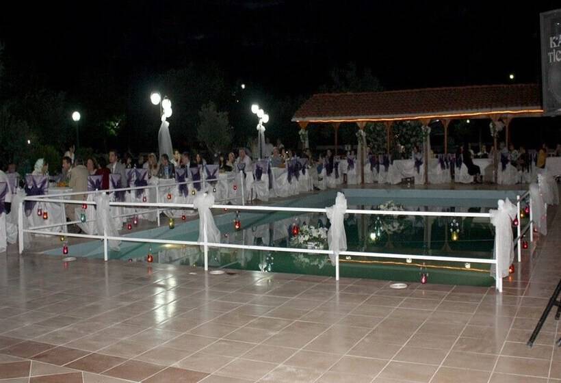 فندق Caravan Camping