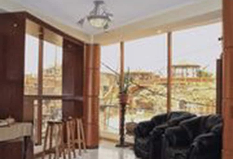 ホテル Hostal Turistico Titikaka