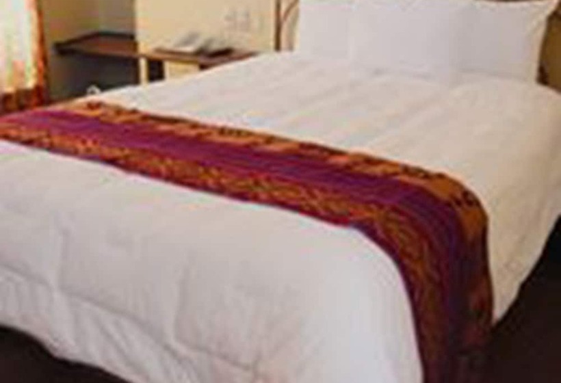 ホテル Hostal Turistico Titikaka