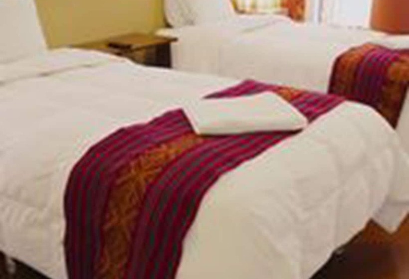 ホテル Hostal Turistico Titikaka