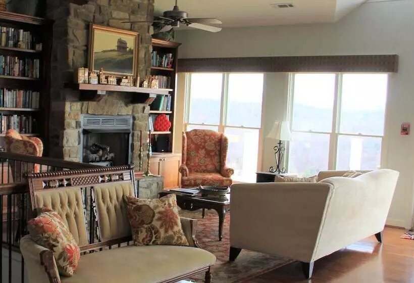 Hotelli Inn At Riverbend