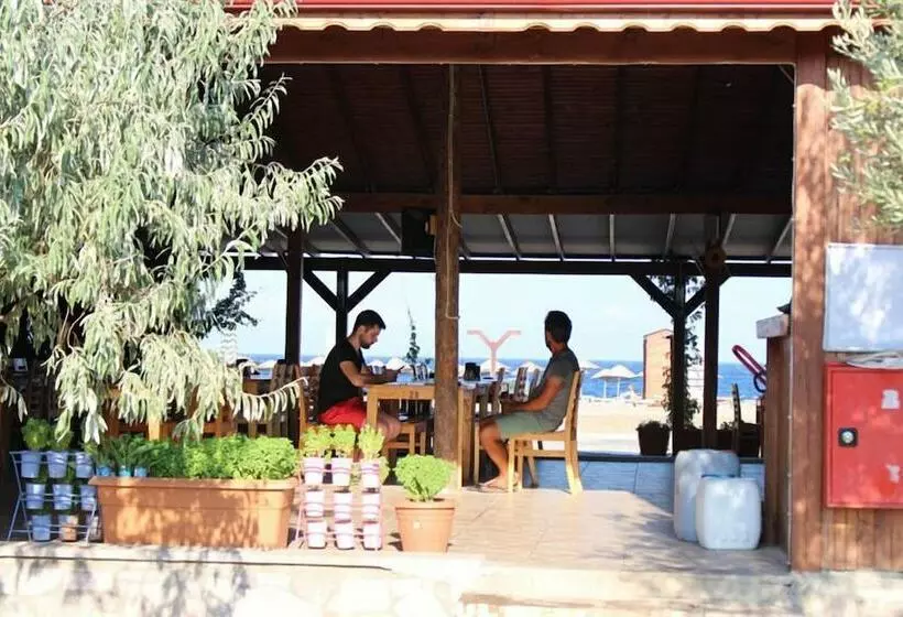 Hotelli Metis Bungalow