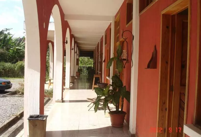 هتل Posada De Carlos V