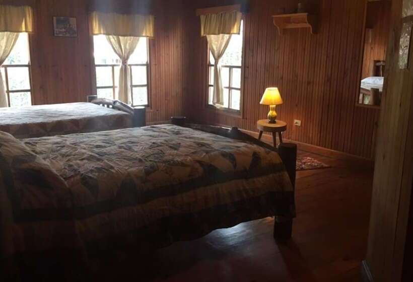 هتل Posada De Carlos V