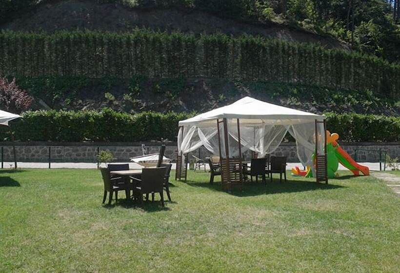 בית מלון כפרי Sarot Termal Park Resort & Spa   Halal