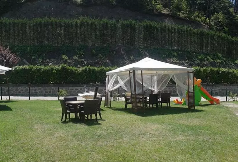 Hotelli Sarot Termal Park Resort & Spa   Halal