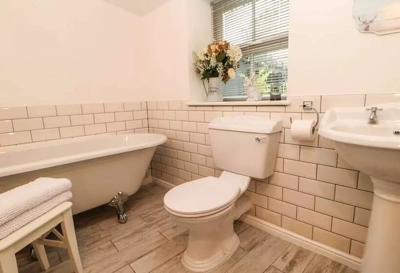Magnolia Cottage